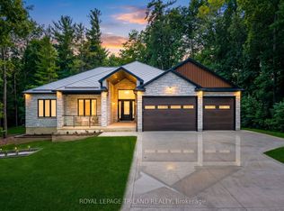 10175 Merrywood Dr, Grand Bend, ON N0M 1T0