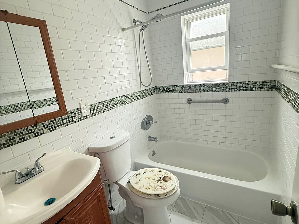 2nd image of 2355 E 12th St #4Z