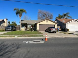 2096 W Pleasant Ave, Tulare, CA 93274
