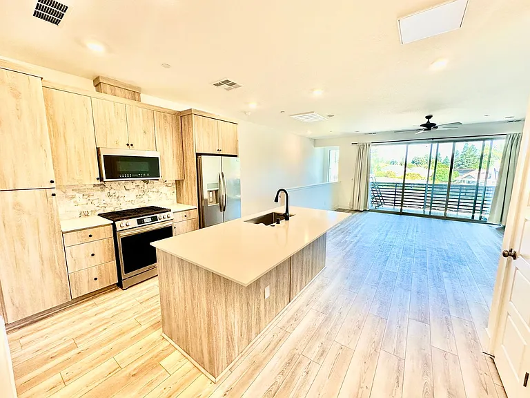 580 N Adler Ln — Photo 15