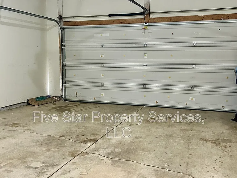 1408 School House Ln — Photo 6
