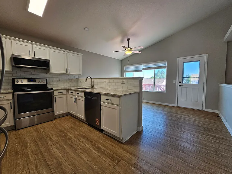 6895 Summer Grace St — Photo 5