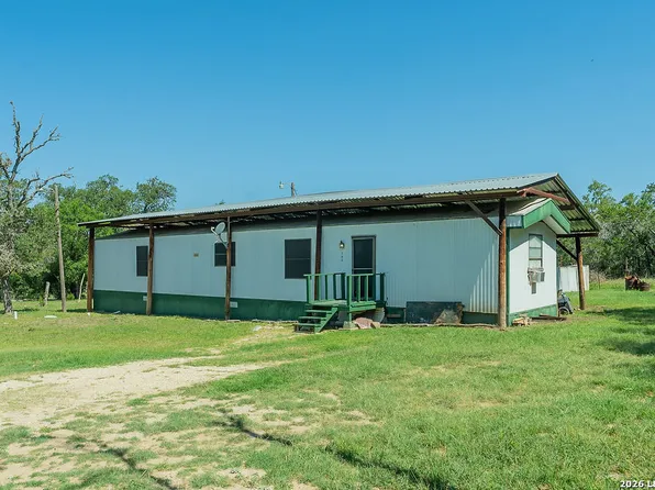 143 WATERMAN LN, Pipe Creek, TX 78063