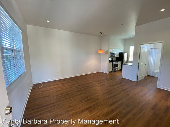 3rd image of 316 W Micheltorena St #8852079