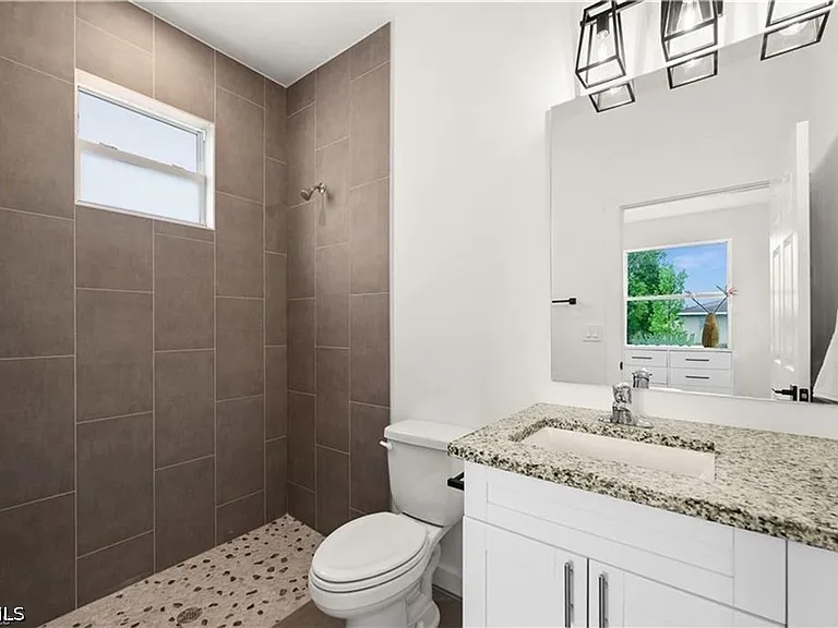 716 Gordon Ave S — Photo 15