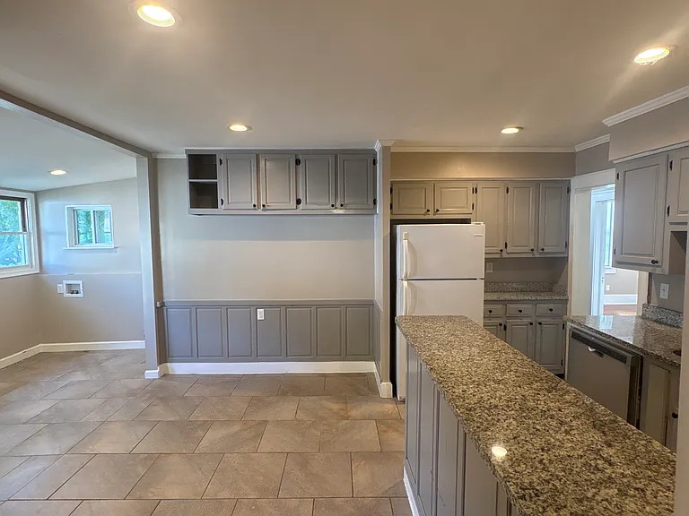 206 Whitney St — Photo 6
