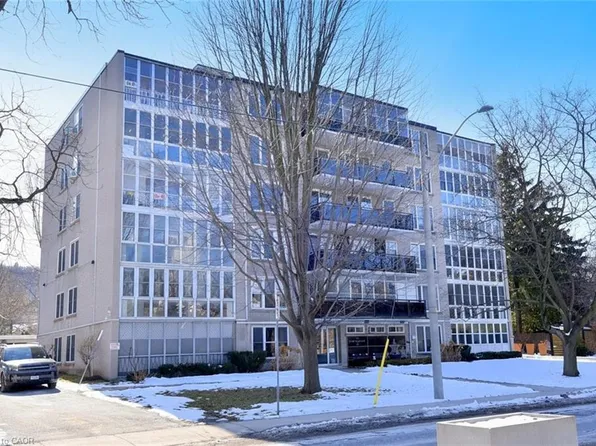 69 Herkimer St #202, Hamilton, ON L8P 2G6