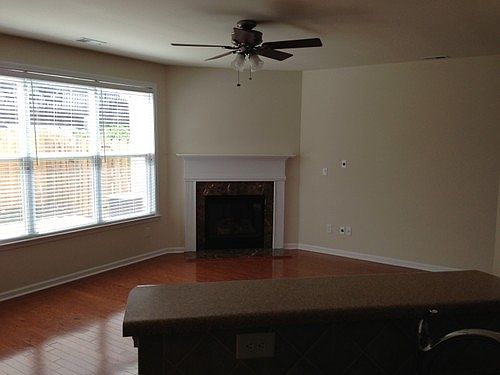 4th image of 345 Niblewill Pl