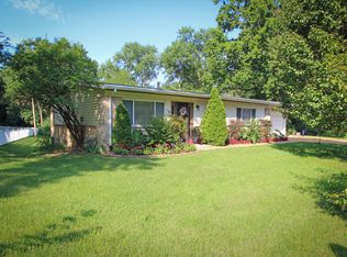 50 Bal Harbour Dr, Saint Louis, MO 63146