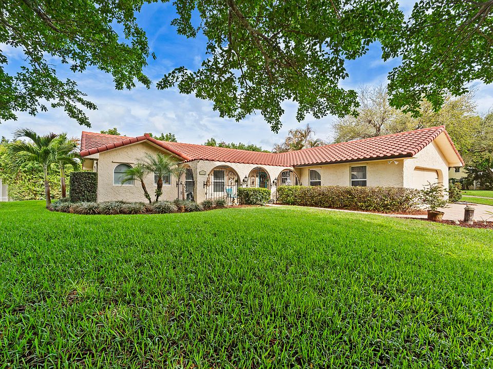 1st image of 4176 SE Fairway Court