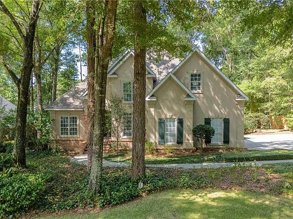2nd image of 104 Pebble Ct