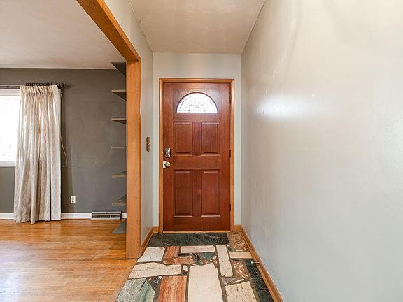 5th image of 502 E Glenwood St