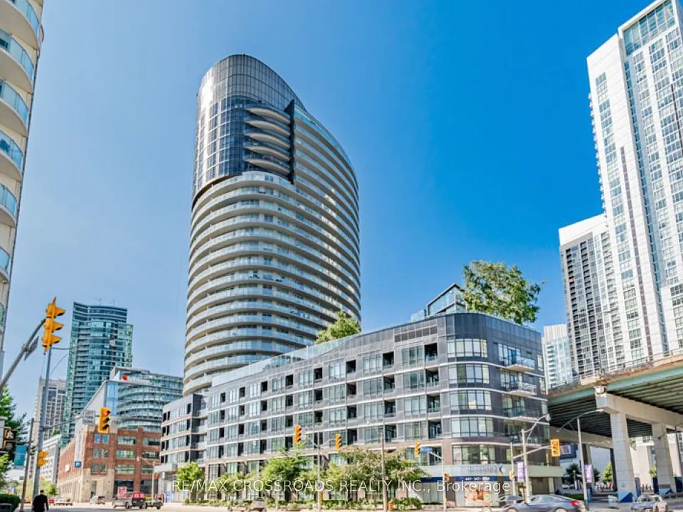 38 Dan Leckie Way #519