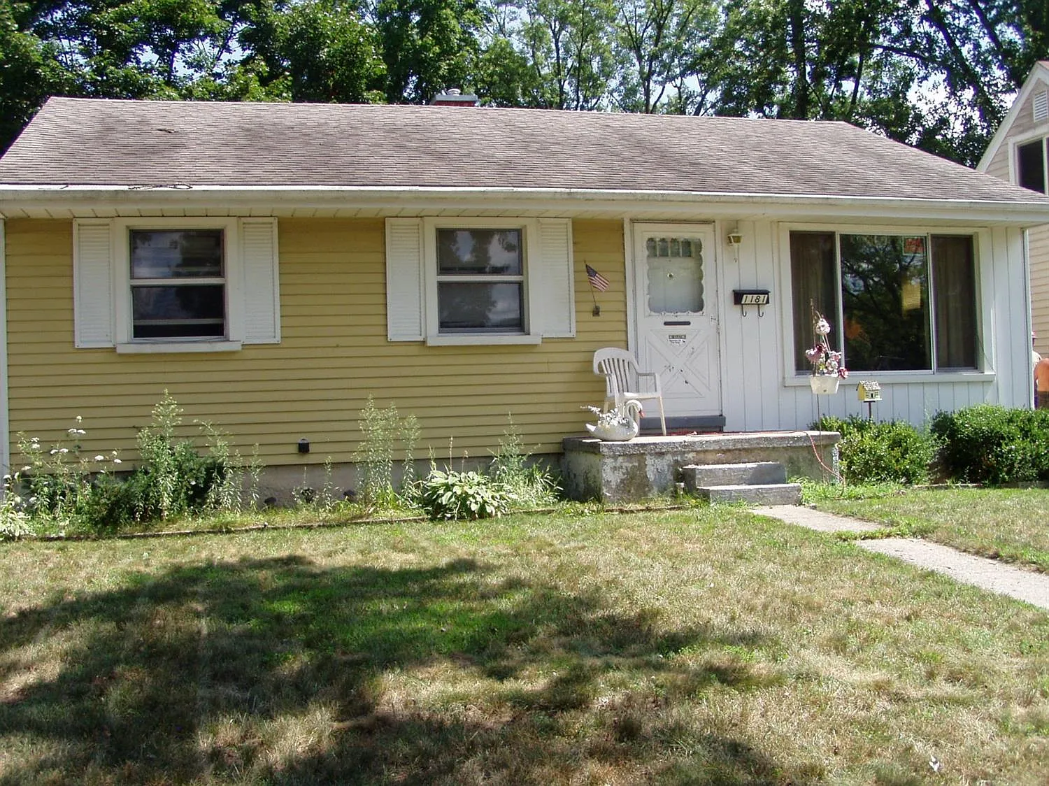 1181 Hull Ave photo 1