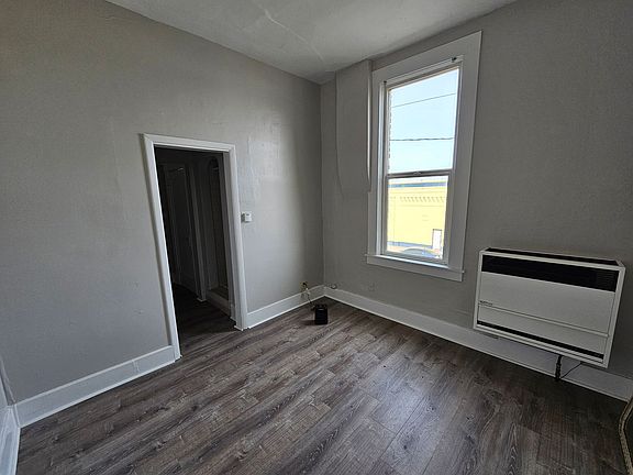 4th image of 221 Fir St #E
