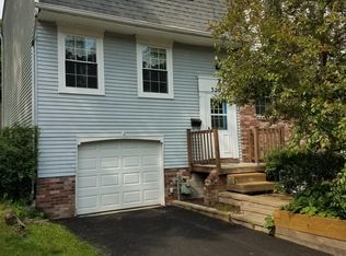 320 Cricketwood Ct, Canonsburg, PA 15317