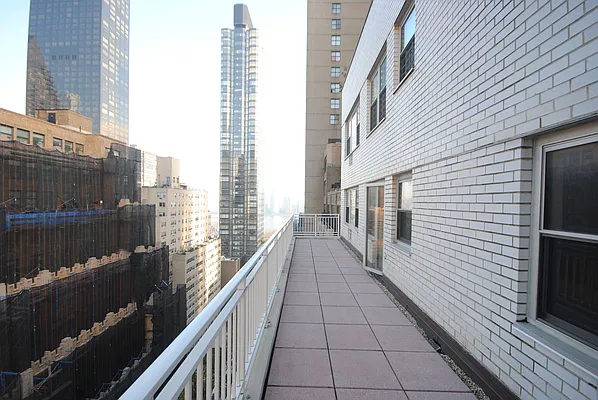 Rented by Bold New York | media 24