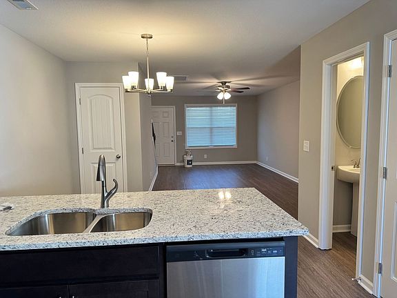 4th image of 118 Davis Ridge Ln