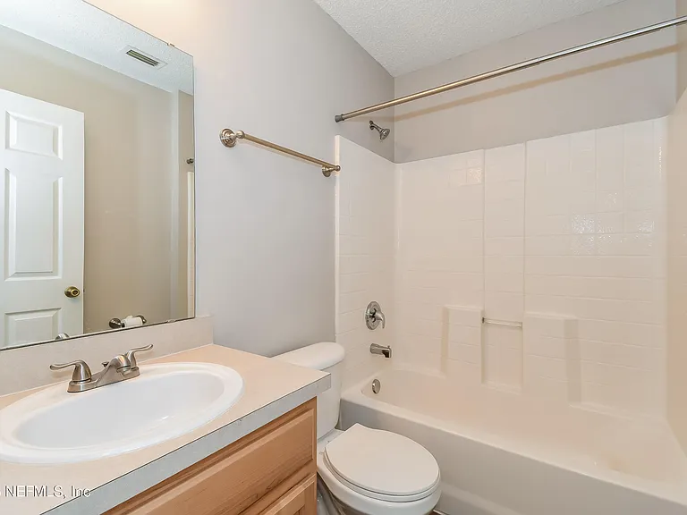12579 Woodfield Cir W — Photo 4