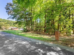 42 Scufflefield Rd, Newport News, VA 23602