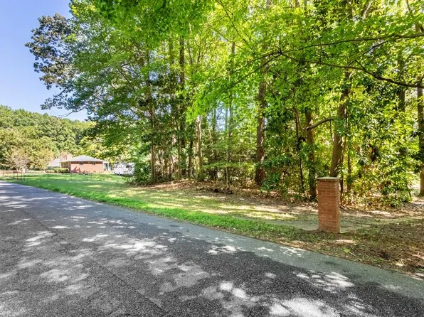 42 Scufflefield Rd, Newport News, VA 23602