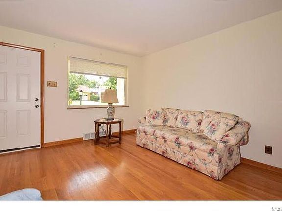 2nd image of 1920 Hurstgreen Dr
