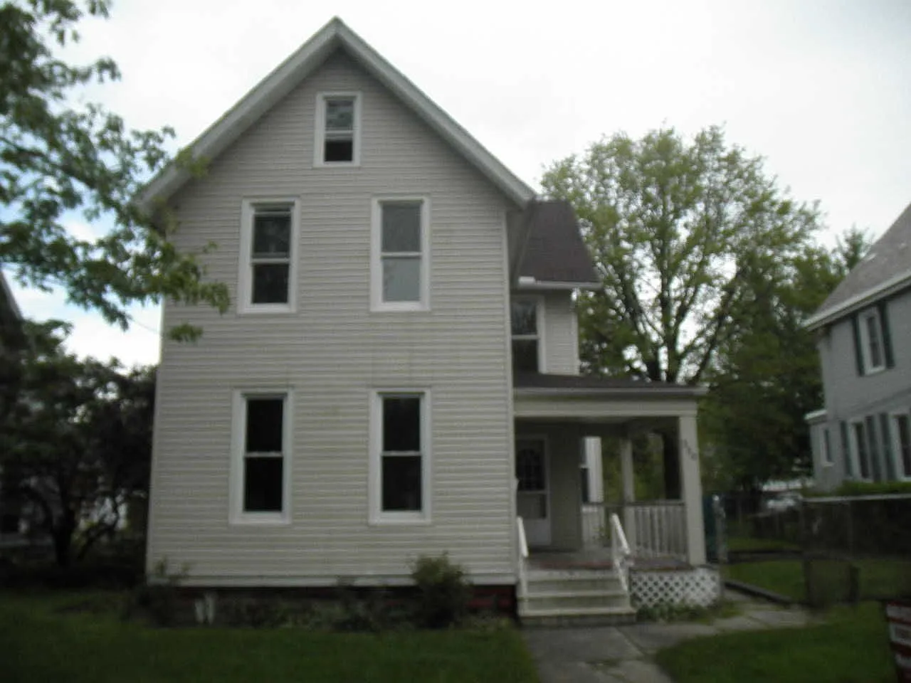 330 W 9th St photo 1