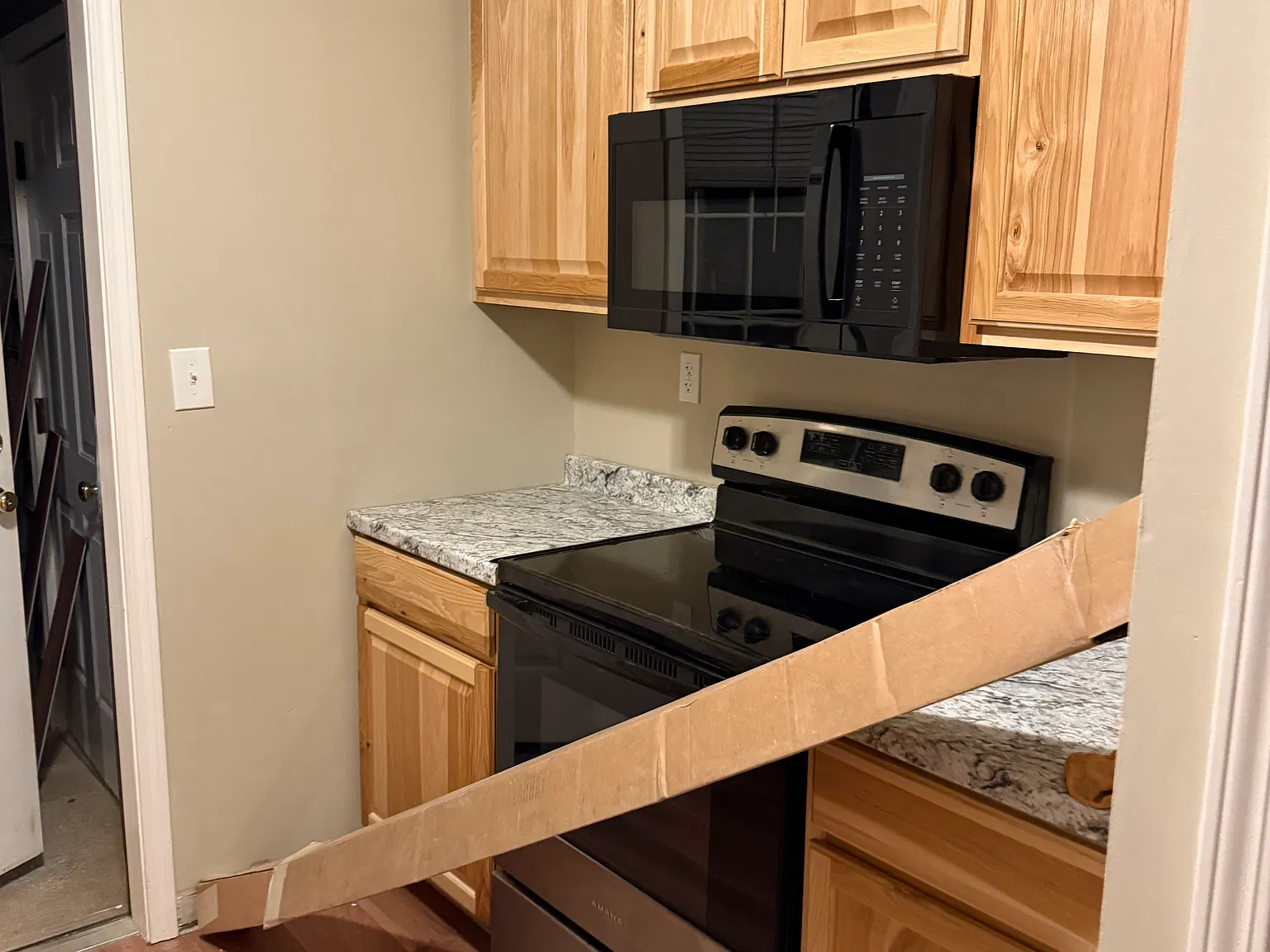 2 bed, 950 sqft, $1,700 — Photo 2