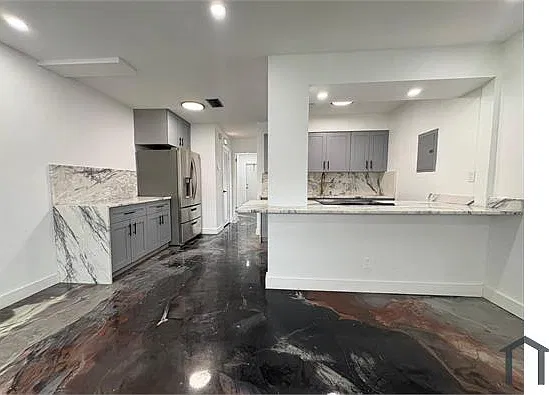 739 NE 13th Ct #2