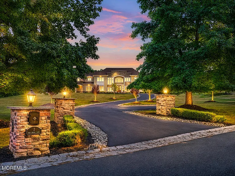 2 Hop Brook Ln — Photo 1