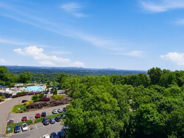 1 Claridge Dr #1026, Verona Twp., NJ 07044