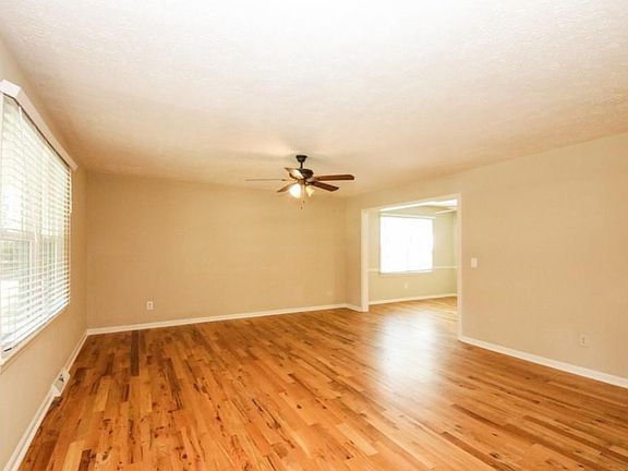 5th image of 4102 Bob White Ln