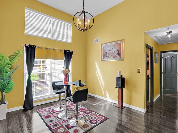 4th image of 351 Knotts Cir