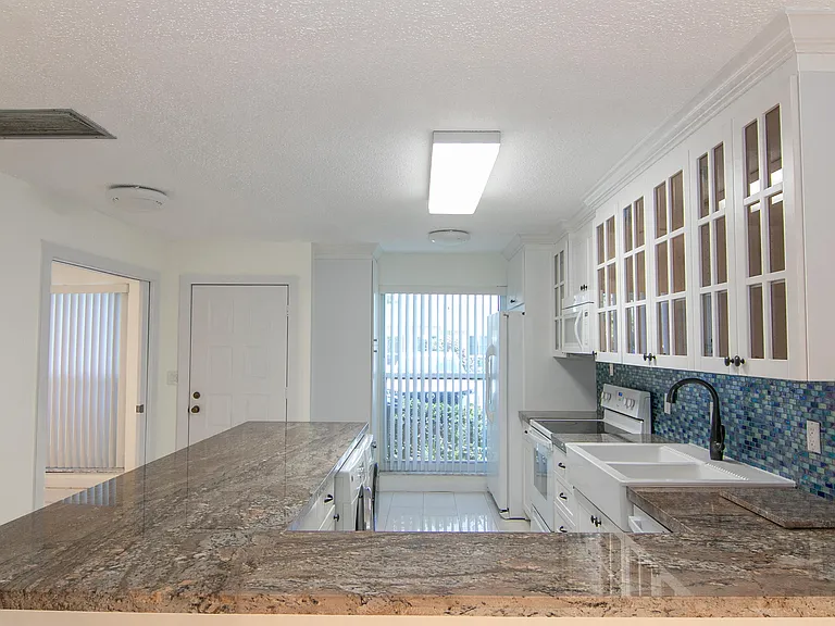 13741 Flora Pl #B — Photo 6