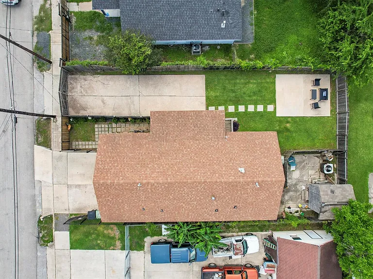 1121 Panama St — Photo 35