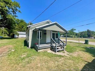 111 E Central St, Maxton, NC 28364