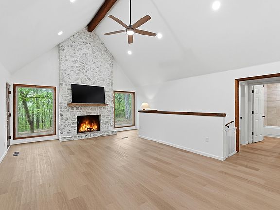 2nd image of 4029 Moss Rd