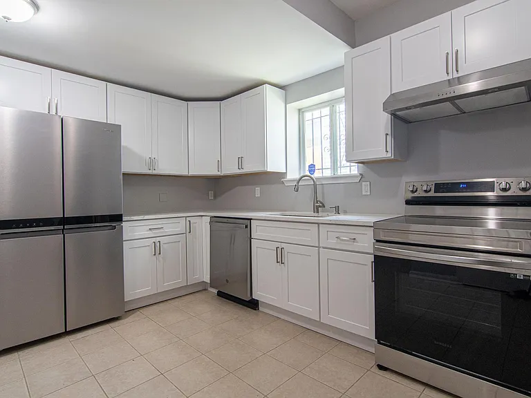 3000 Erdman Ave — Photo 11
