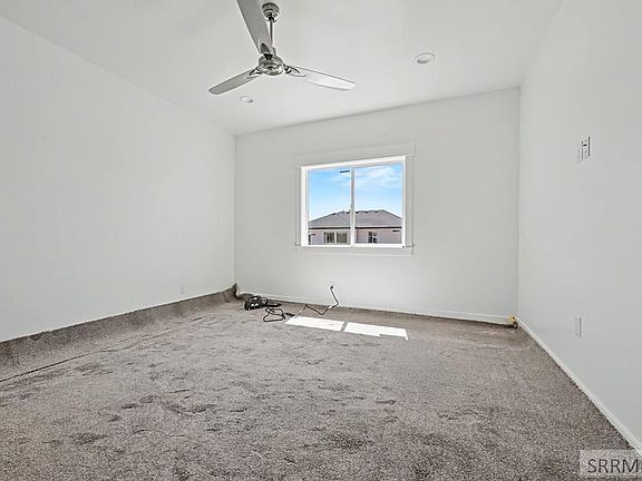 4th image of 3076 Elixir Rd