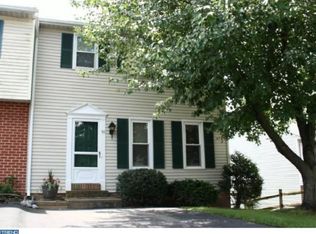 56 Akron Rd, Ephrata, PA 17522