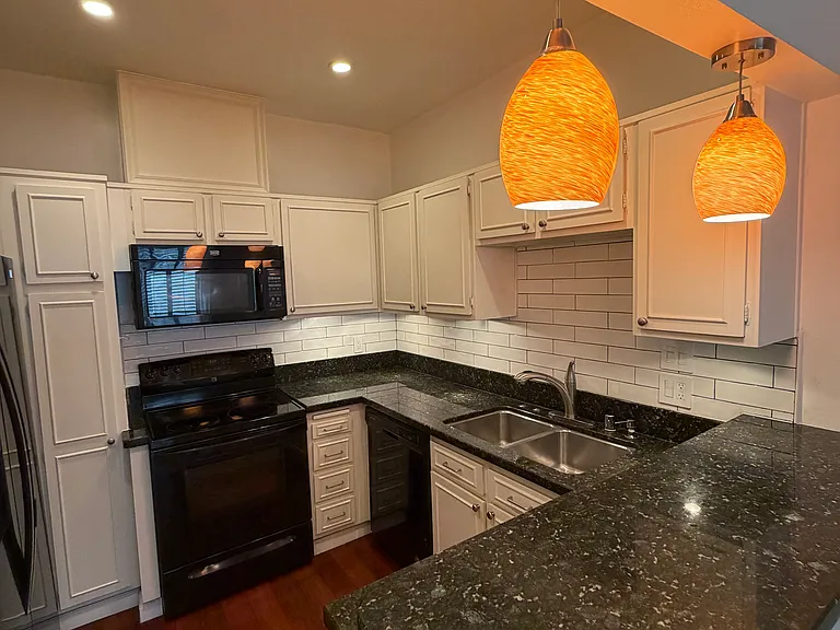 8960 Cynthia St #103 — Photo 5