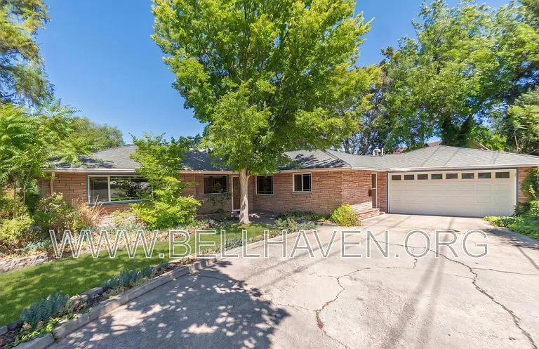 5524 W Randolph Dr — Photo 1