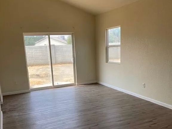 4th image of 655 E Malone St #665