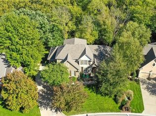 12527 S Hagan Ln, Olathe, KS 66062