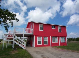522 Swan Point Rd, Seadrift, TX 77983
