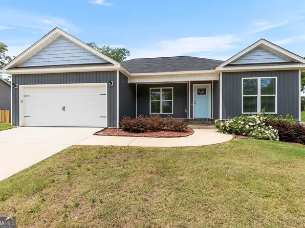 115 Plantation Dr, Cochran, GA 31014