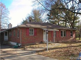 335 Wolff Ln, Ballwin, MO 63011