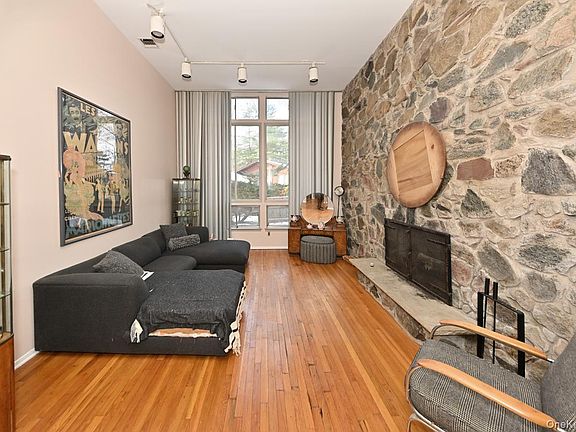 4th image of 11 Lomond Avenue