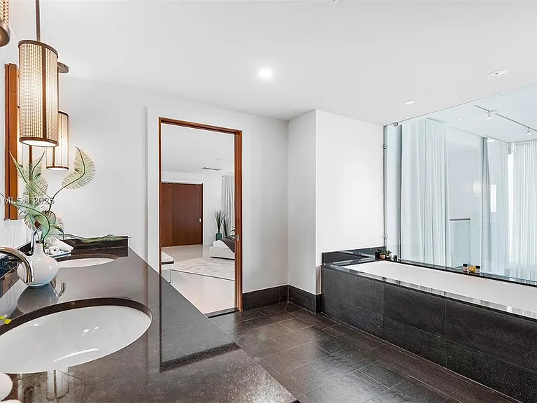 101 20th St #Townhouse B — Photo 46