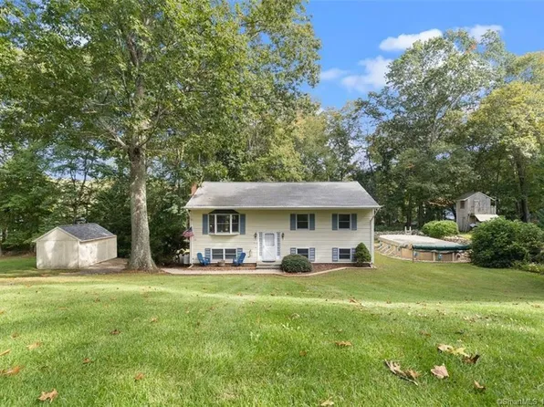 11 Kevin Road, East Lyme, CT 06357